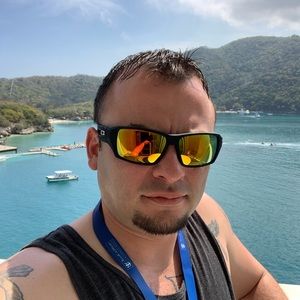 Meet your Posher, Eric